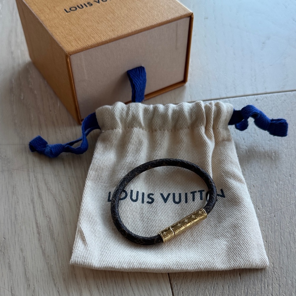 Louis Vuitton Monogram Brown Confidential Bracelet with Gold Clasp M8274